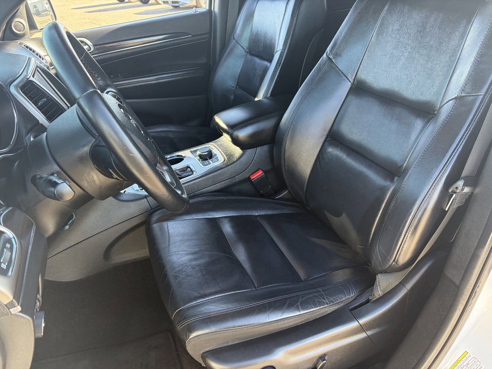 Used 2018 Jeep Grand Cherokee Limited image 21