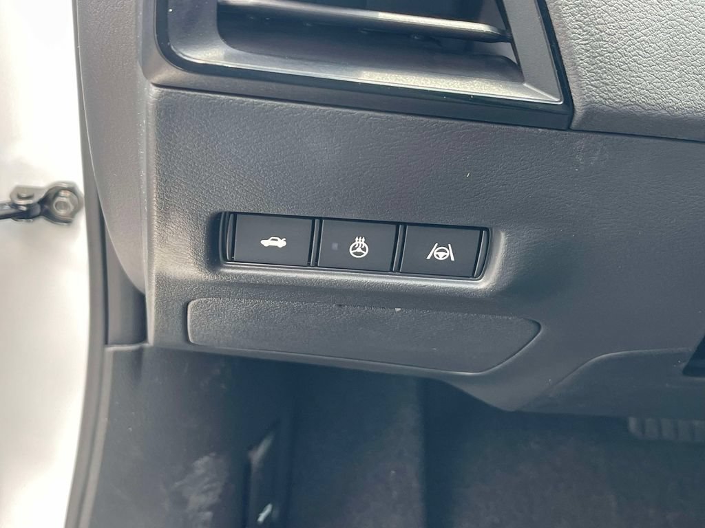 New 2026 Nissan Sentra SR w/ SR Premium Package FWD image 22