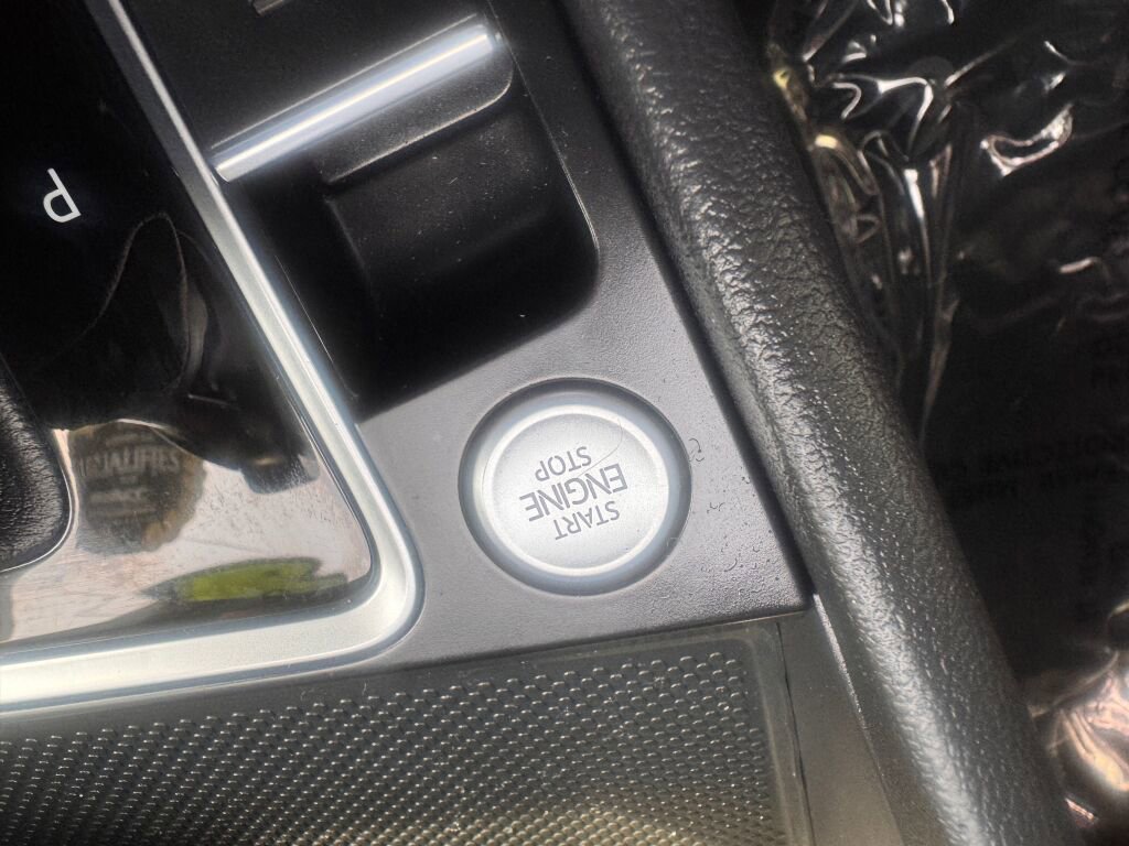 Used 2019 Volkswagen Jetta SE image 16