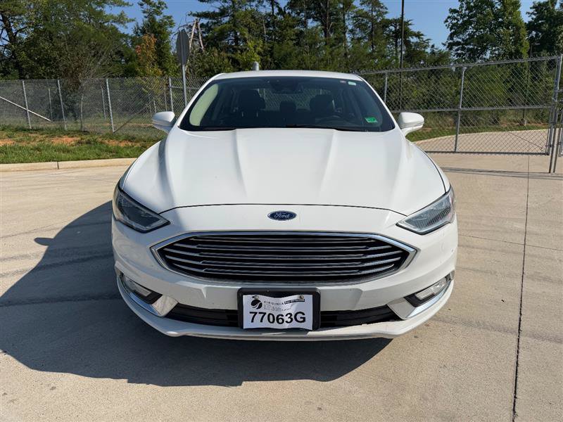 Used 2017 Ford Fusion SE w/ Equipment Group 602A FWD image 2