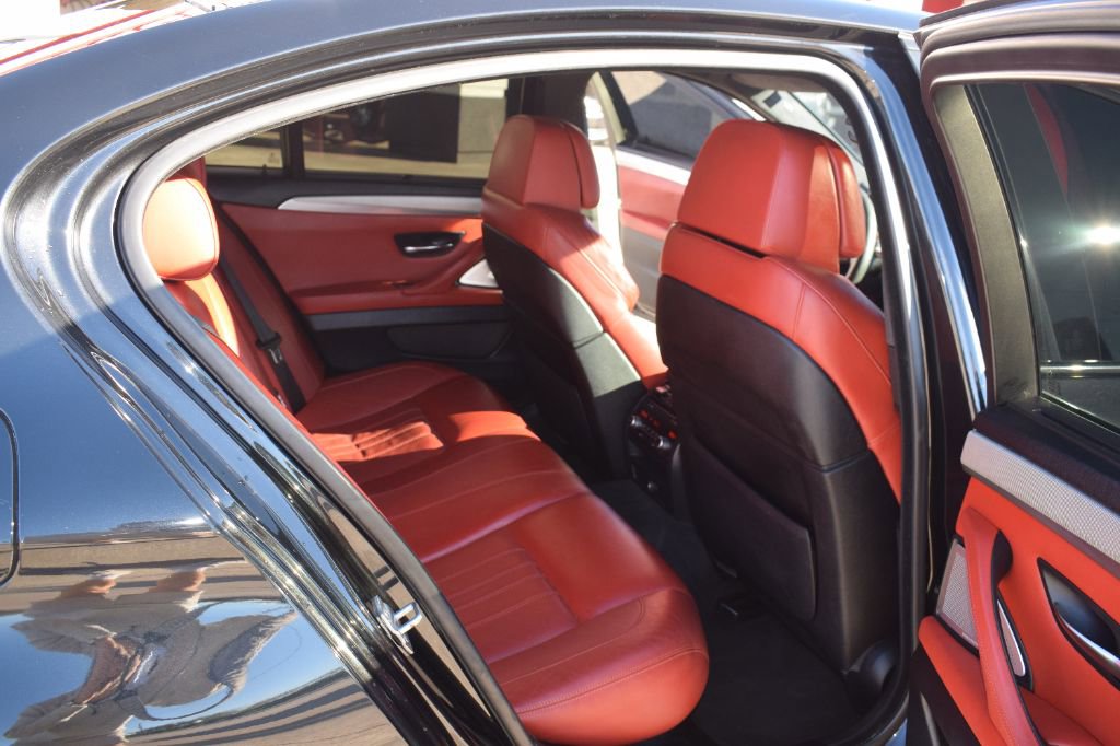 Used 2013 BMW M5 image 11