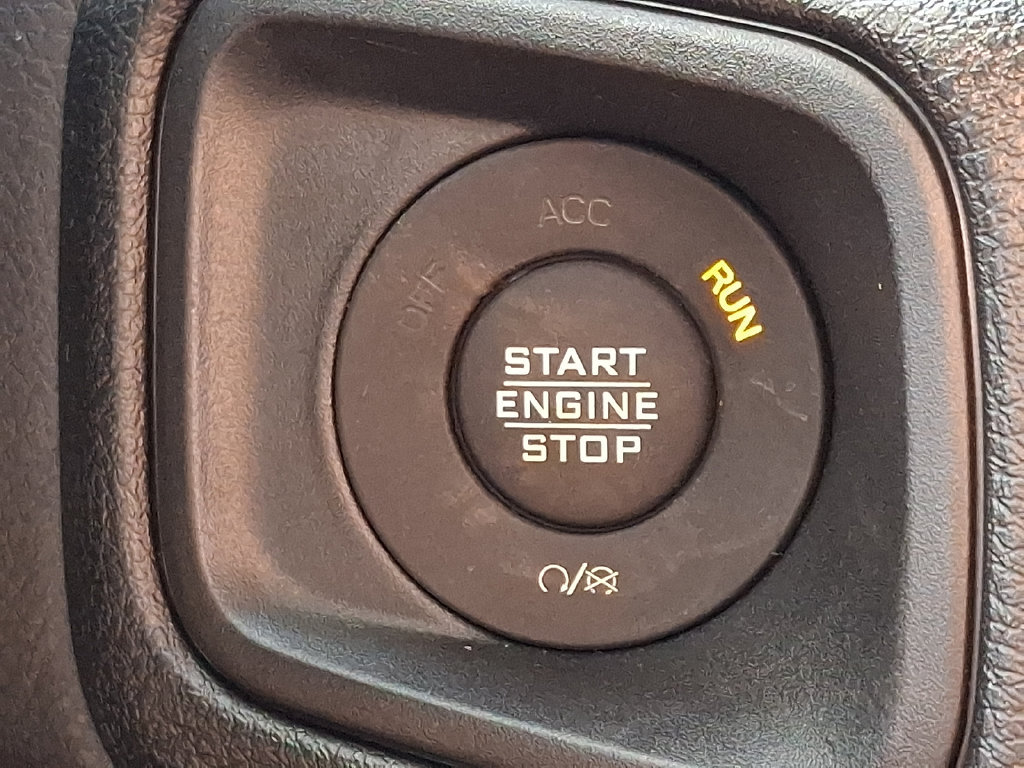 Used 2025 Jeep Gladiator Sport AWD/4WD image 26
