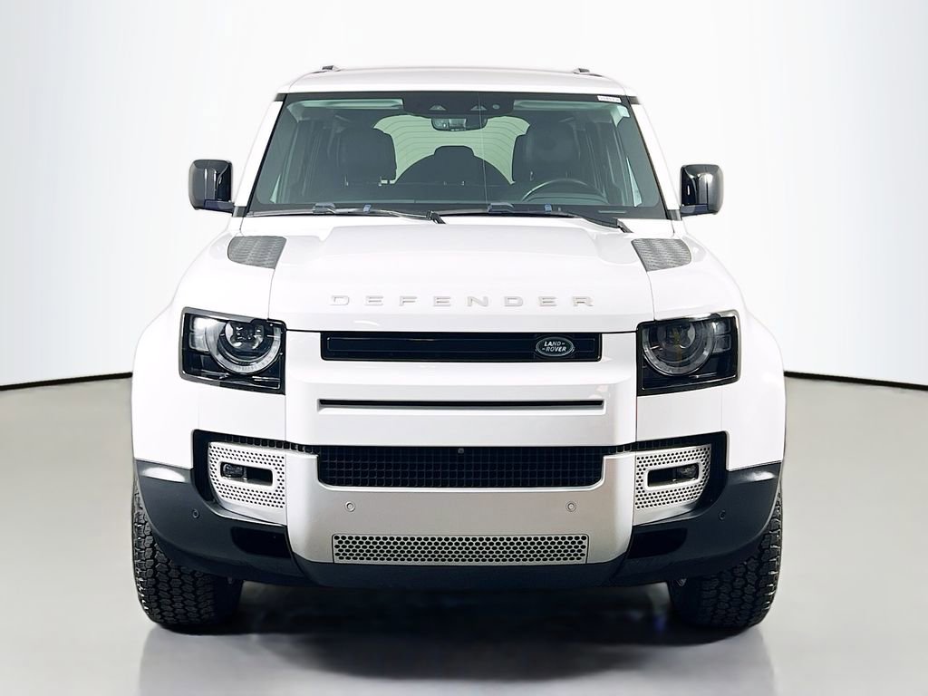 Used 2023 Land Rover Defender 110 SE video 2