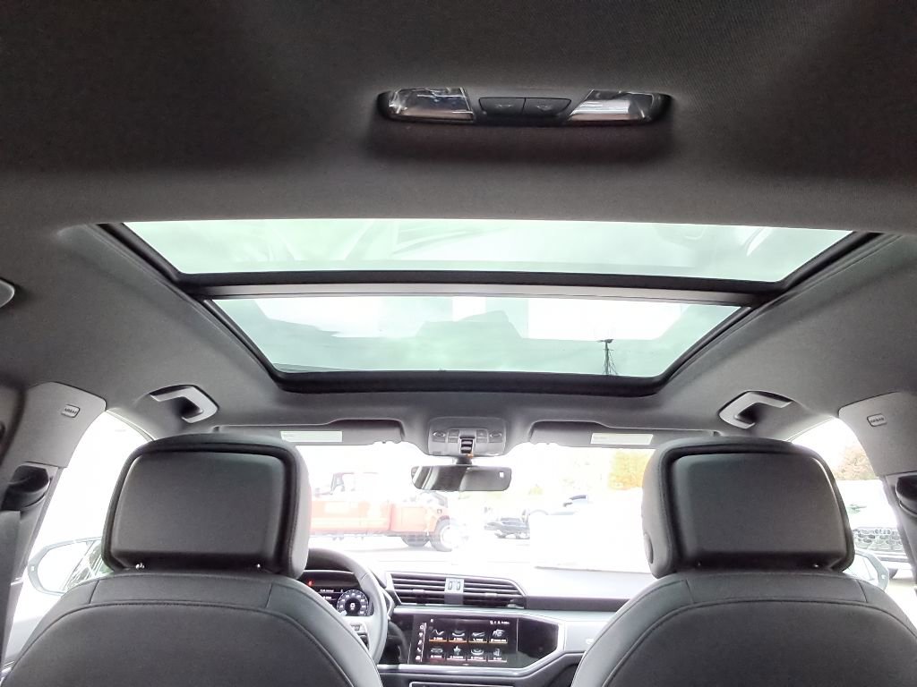 New 2025 Audi Q3 2.0T Premium image 33