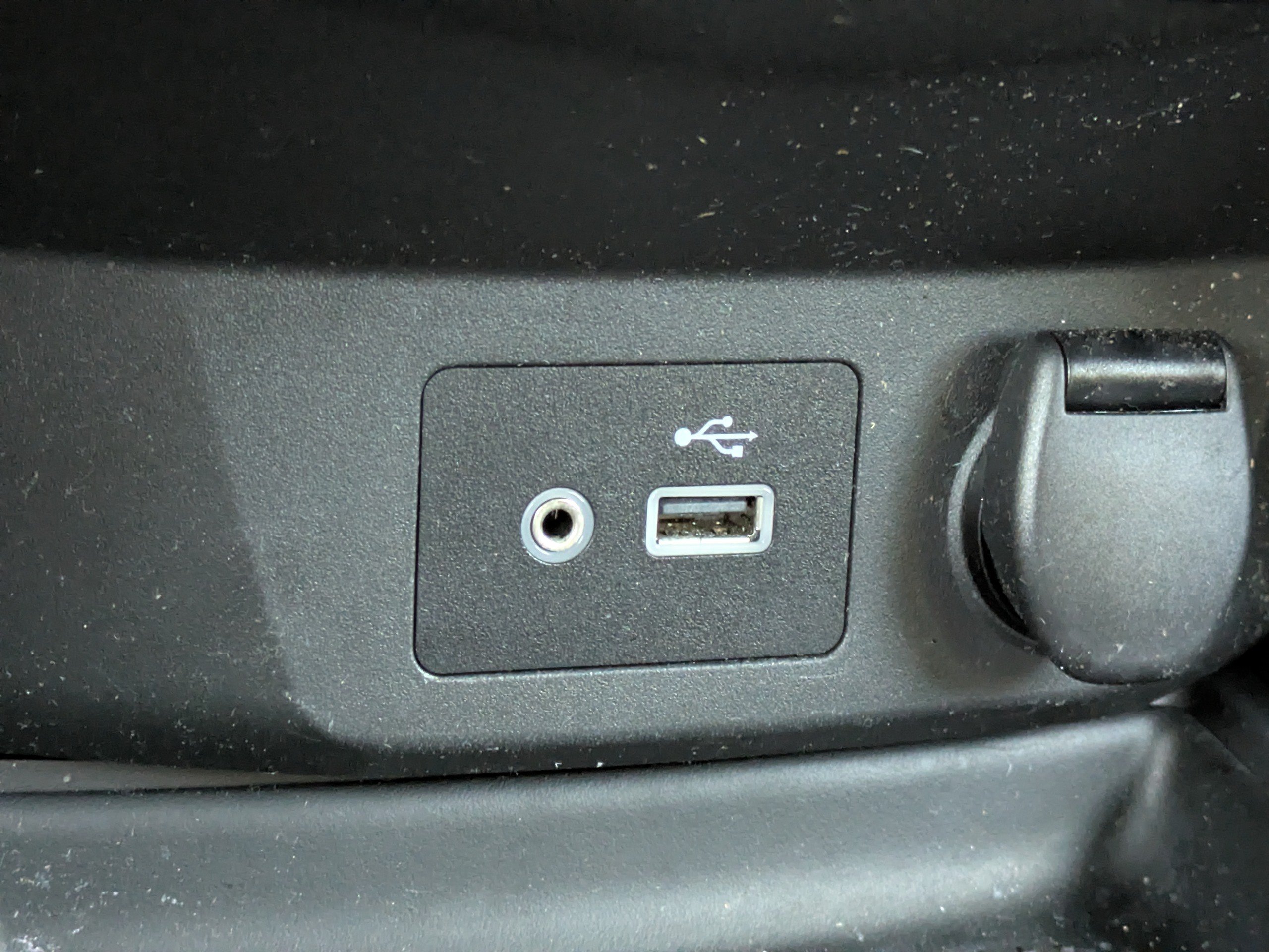 Used 2018 Nissan Rogue SV FWD image 21