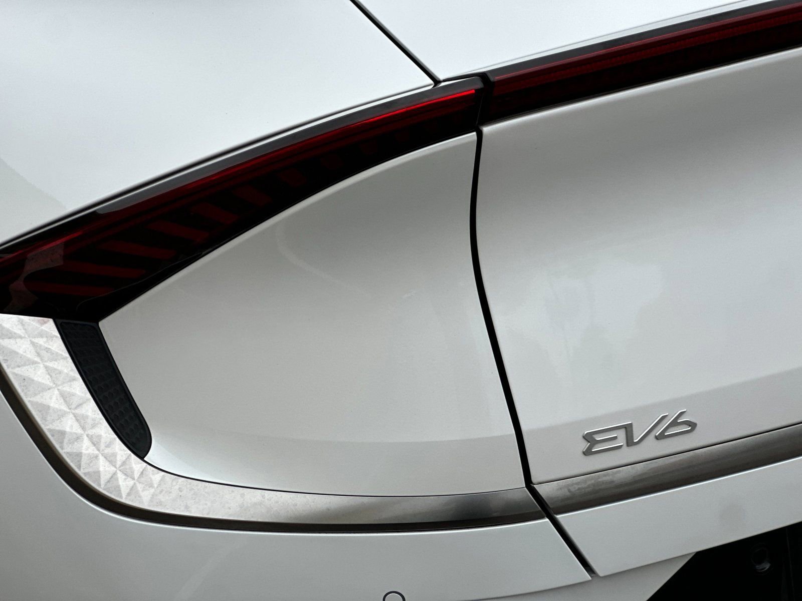 Certified 2023 Kia EV6 Wind AWD/4WD image 36