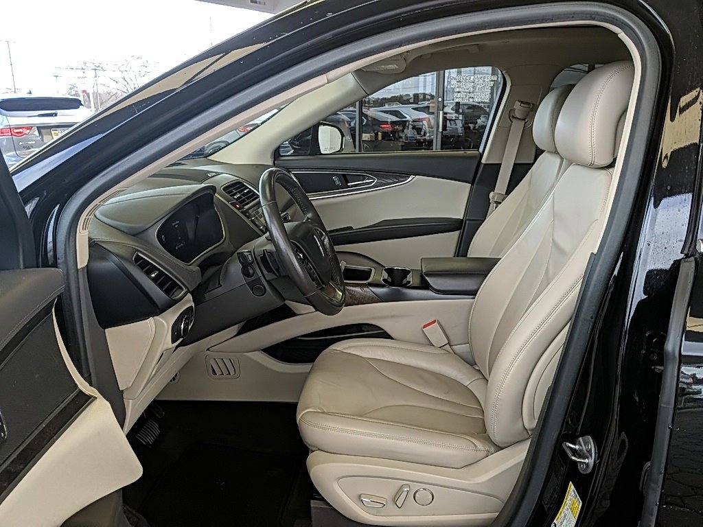 Used 2019 Lincoln Nautilus Select image 11
