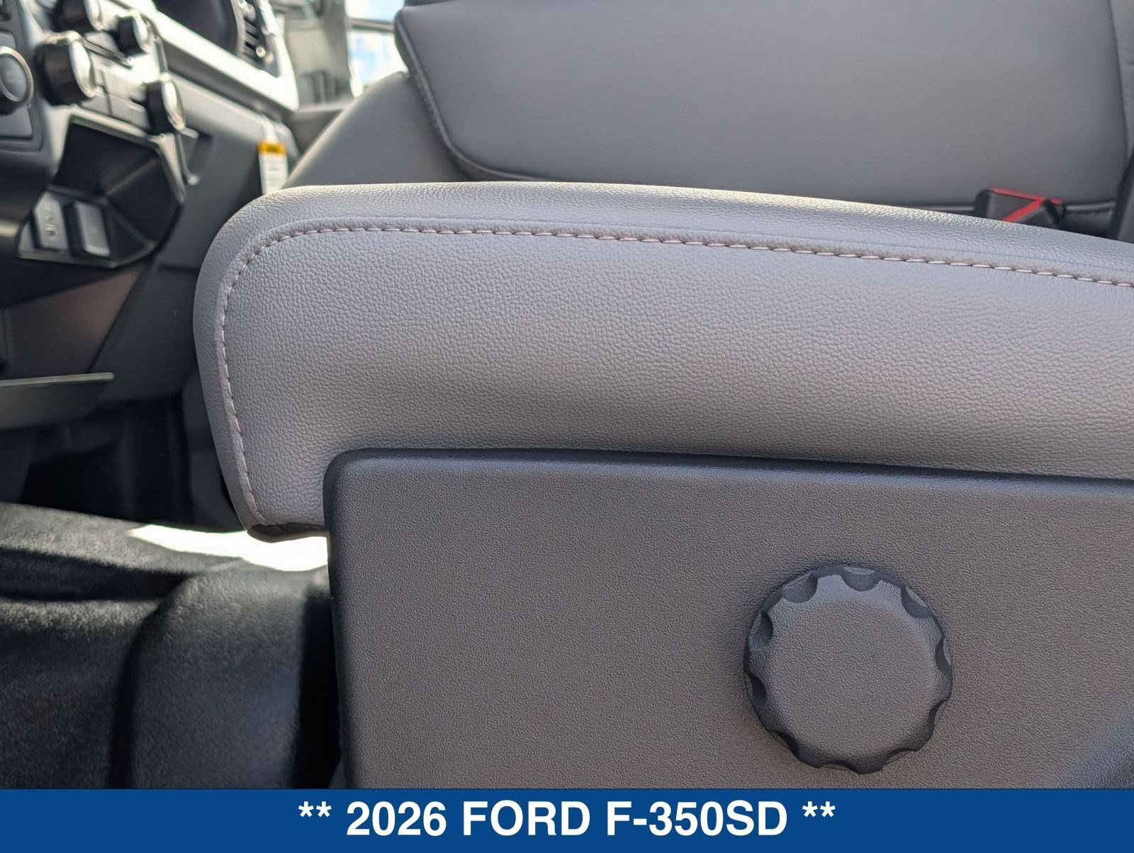 New 2026 Ford F350 XL w/ XL Chrome Package RWD image 23
