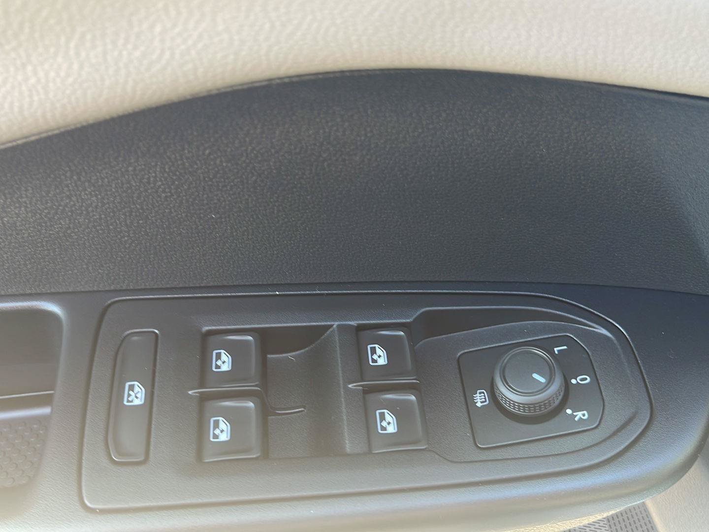 Used 2022 Volkswagen Taos SE AWD/4WD image 22