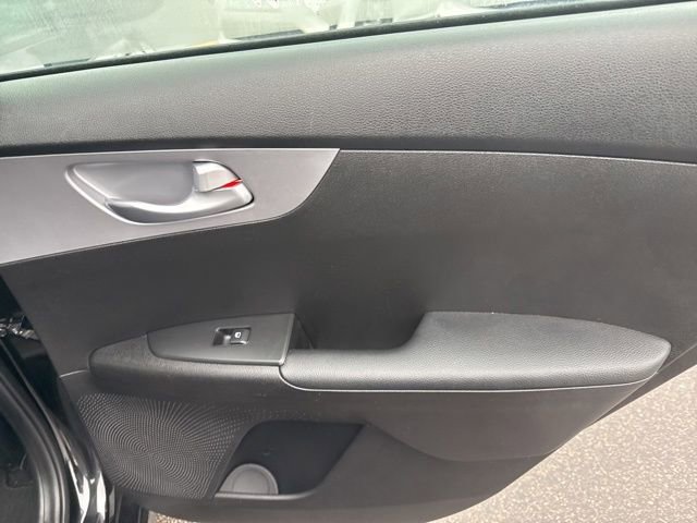 Used 2023 Kia Forte LXS w/ LXS Technology Package image 40