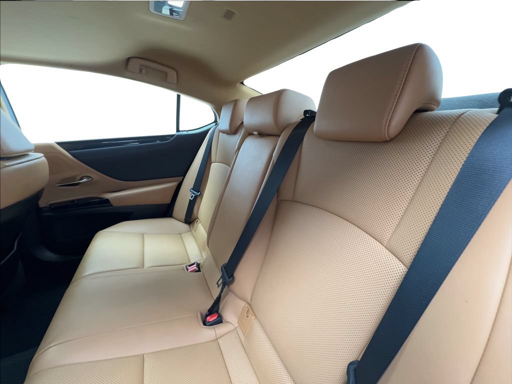 Used 2022 Lexus ES 250 w/ Accessory Package AWD/4WD image 25