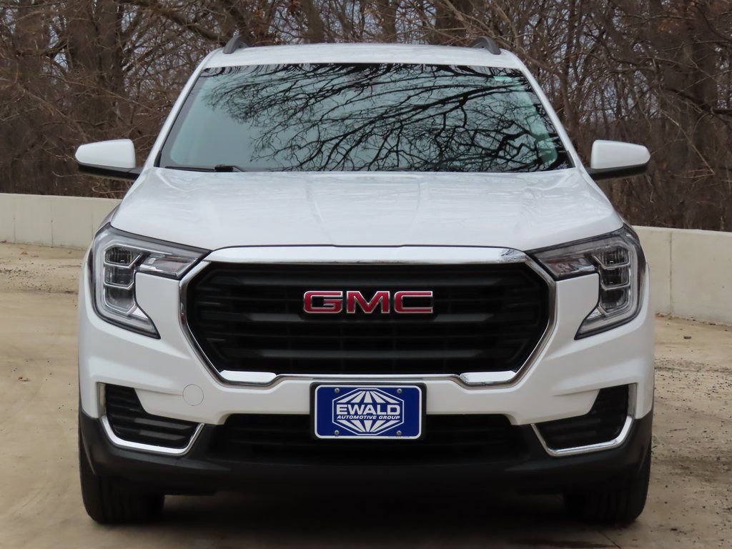Certified 2023 GMC Terrain SLE w/ Driver Convenience Package image 12