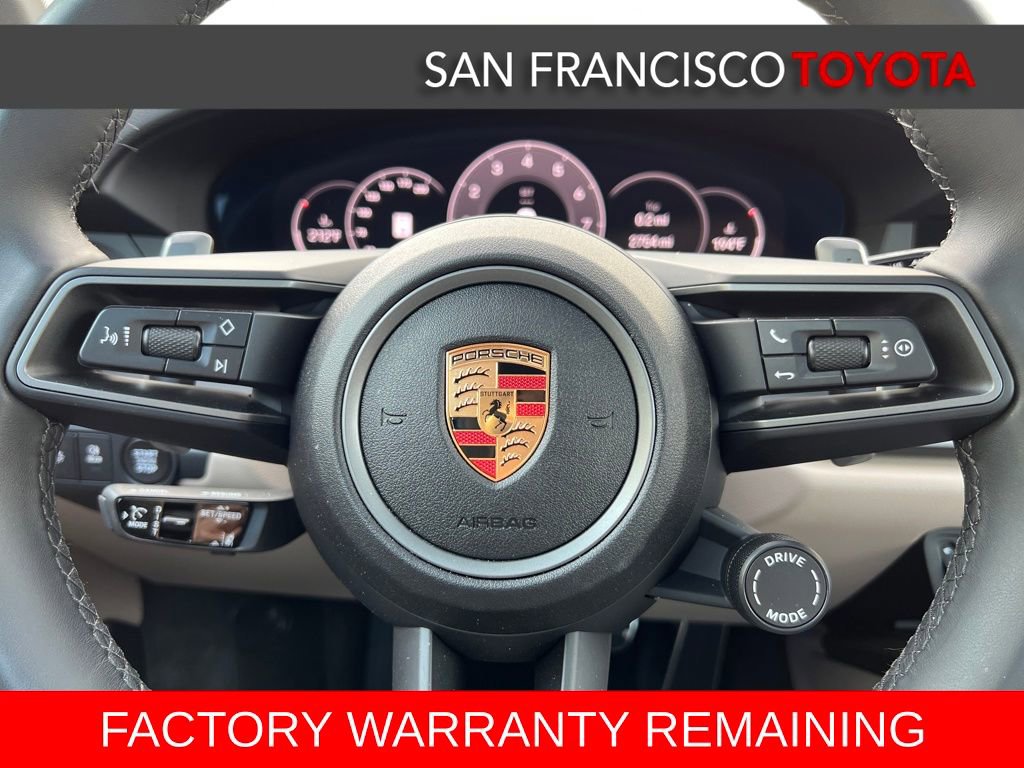 Used 2025 Porsche 911 Carrera image 31