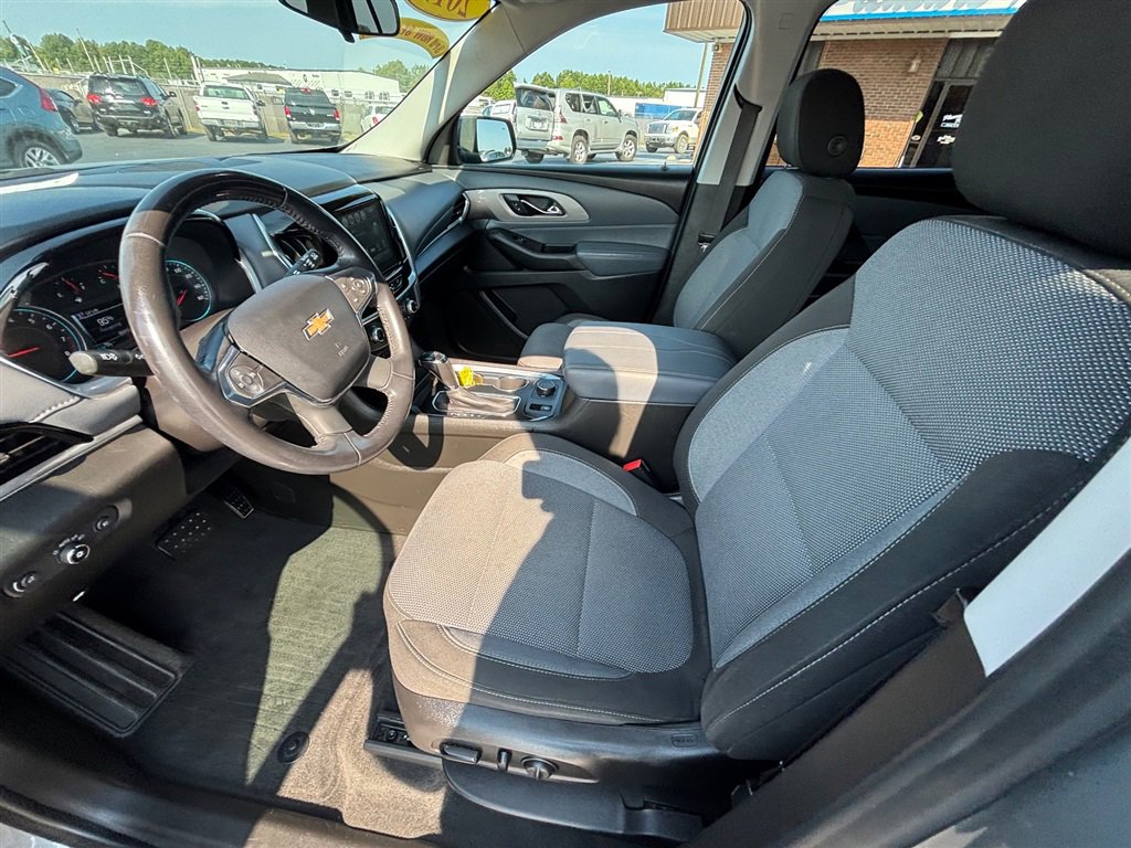Used 2019 Chevrolet Traverse LT image 12