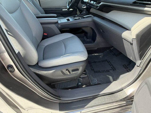 Certified 2022 Toyota Sienna XLE FWD image 20