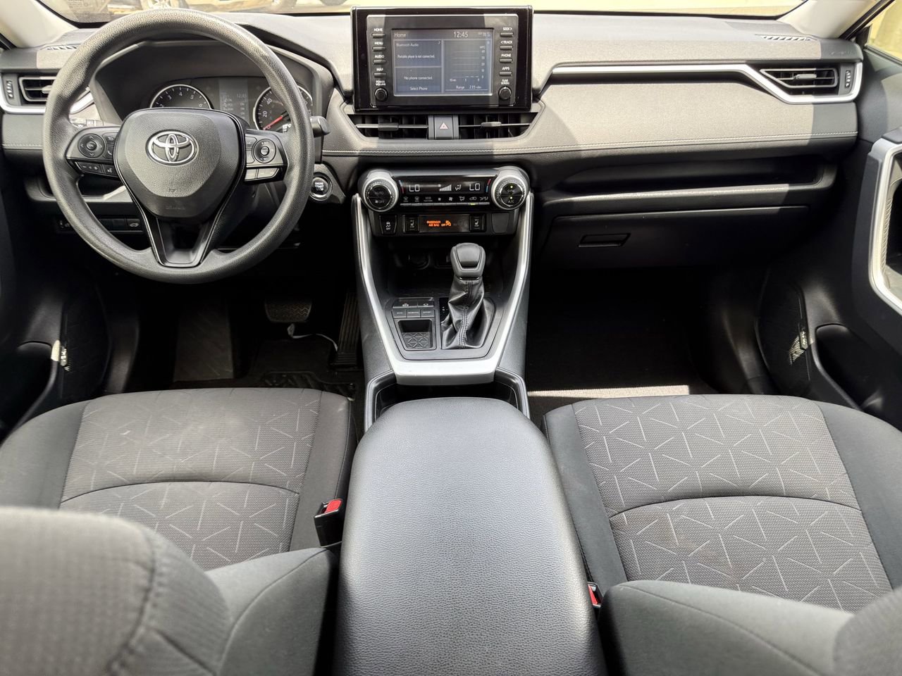Used 2019 Toyota RAV4 XLE w/ Convenience Package FWD image 9