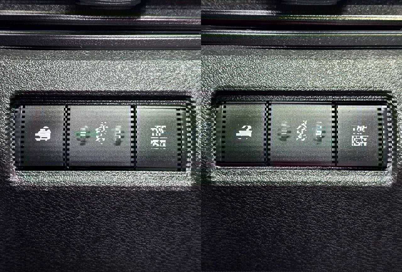 Used 2025 Nissan Altima 2.5 SV image 29