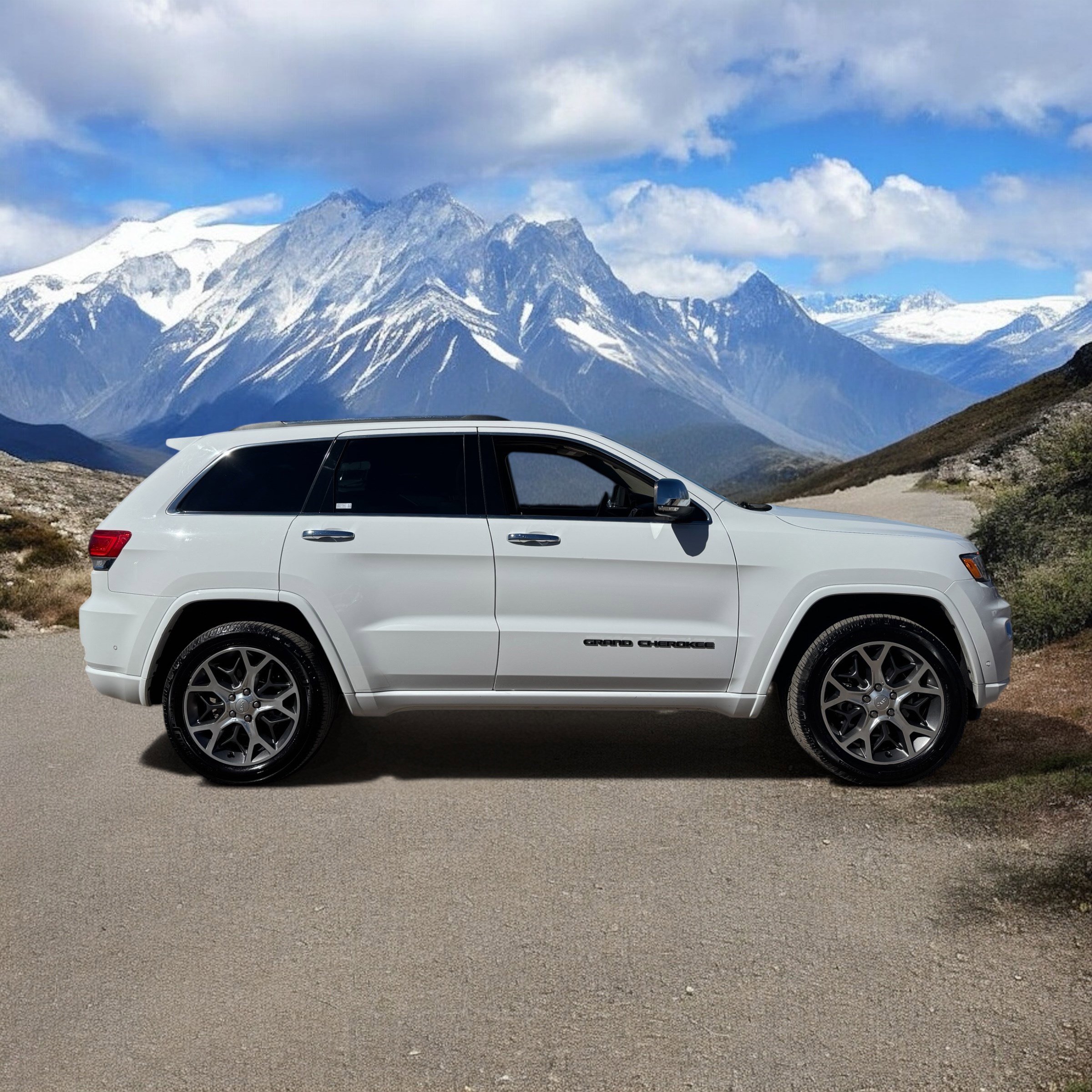 Used 2021 Jeep Grand Cherokee Overland image 6