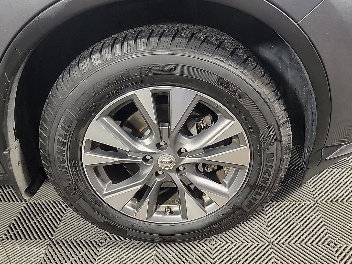 Used 2015 Nissan Murano SL w/ Cargo Package image 3