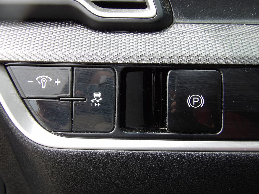 Used 2025 Kia Sportage LX FWD image 12