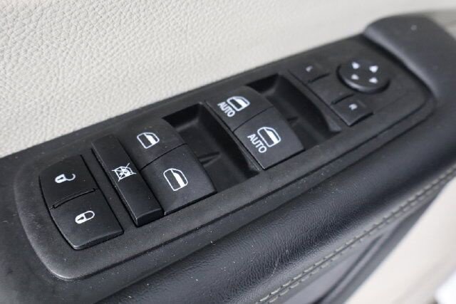 Used 2023 Chrysler Voyager LX FWD image 24