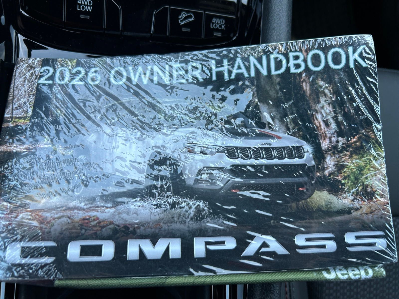 New 2026 Jeep Compass Trailhawk w/ Trailer Tow Group AWD/4WD image 18
