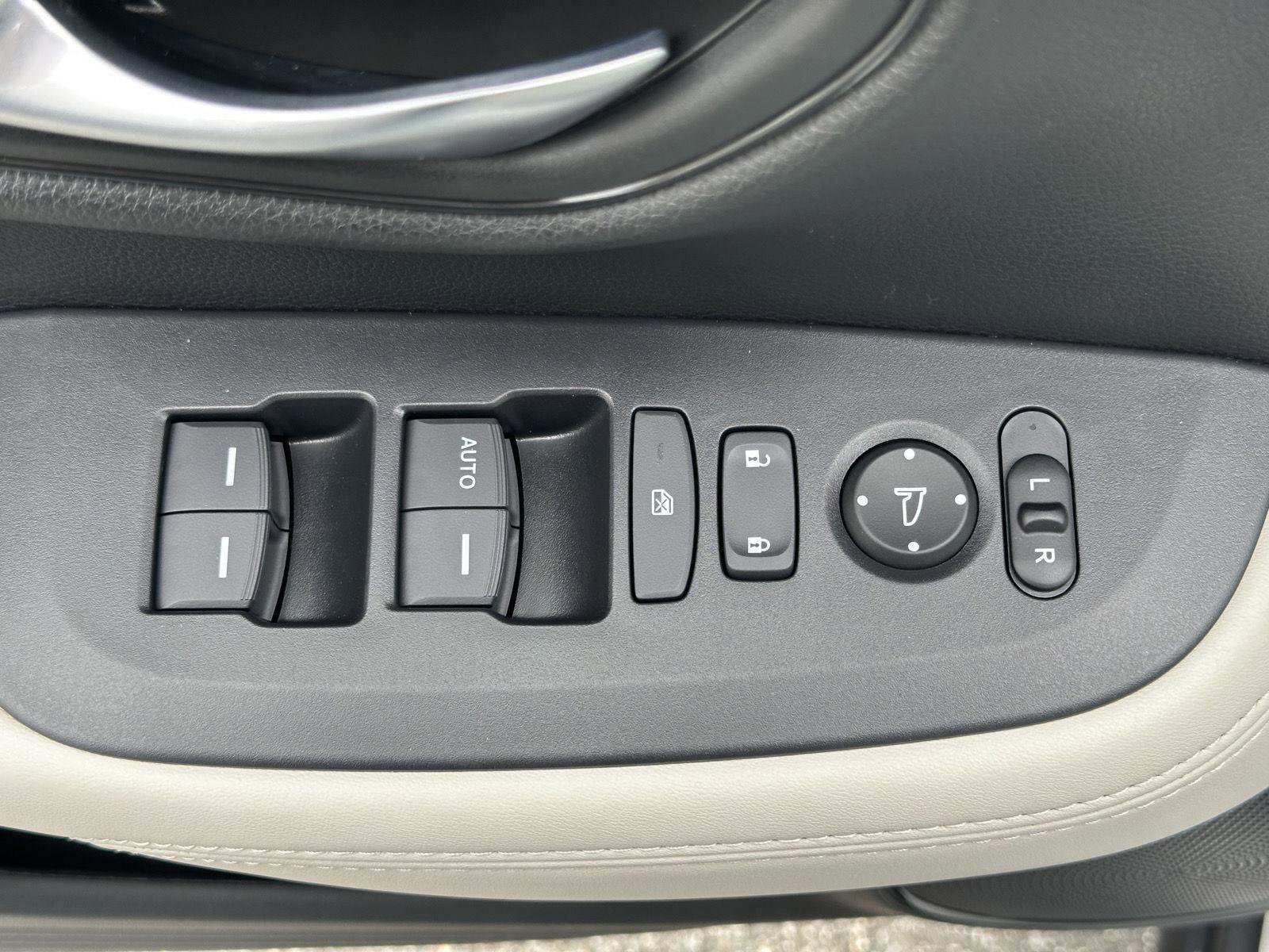 New 2026 Honda HR-V LX image 12