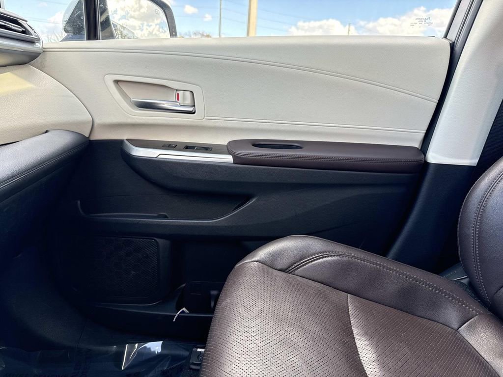 Used 2021 Toyota Sienna Platinum image 30