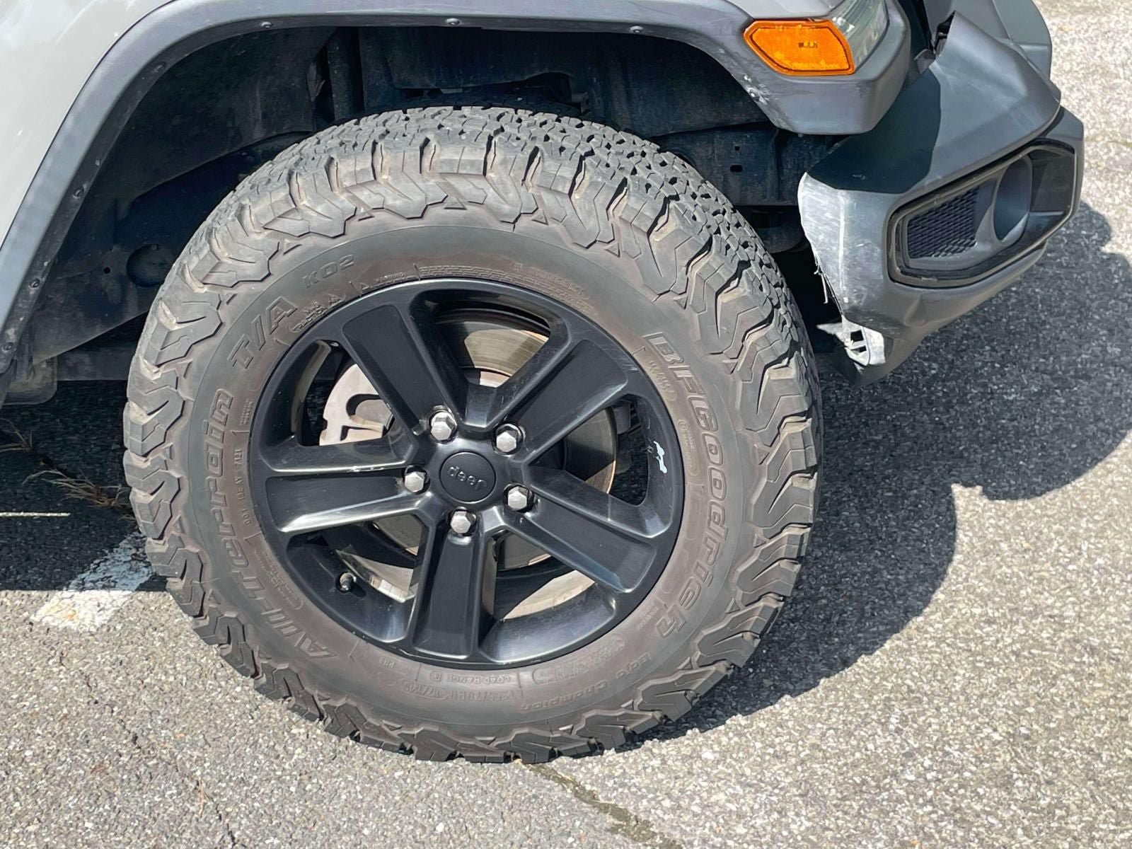 Used 2020 Jeep Wrangler Unlimited Sahara AWD/4WD image 9