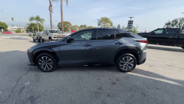 Used 2025 Lexus RZ 300e RZ 300e Premium SUV w/ Accessory Package (Z1) image 5