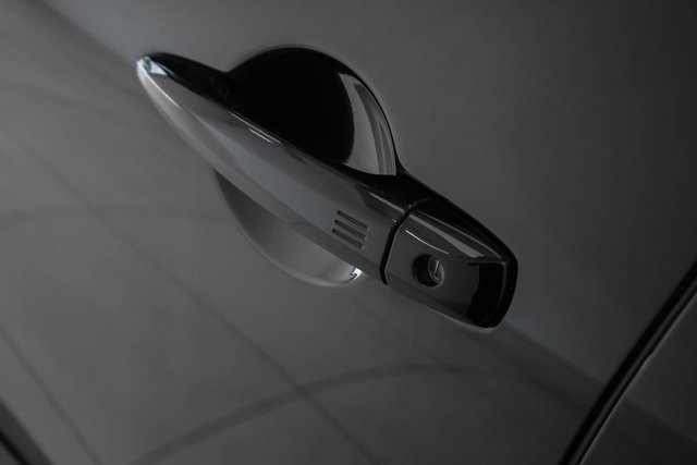 Used 2024 Nissan Pathfinder SV image 8