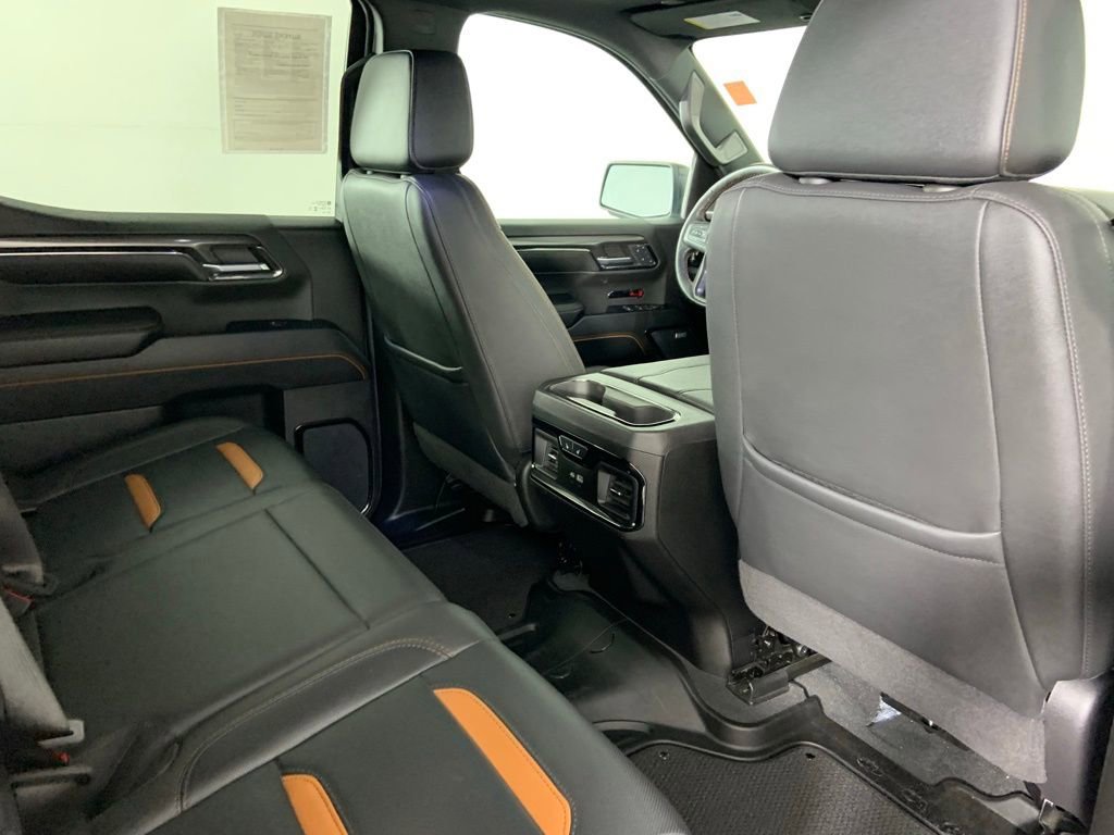 Used 2024 GMC Sierra 1500 AT4 w/ Technology Package AWD/4WD image 13
