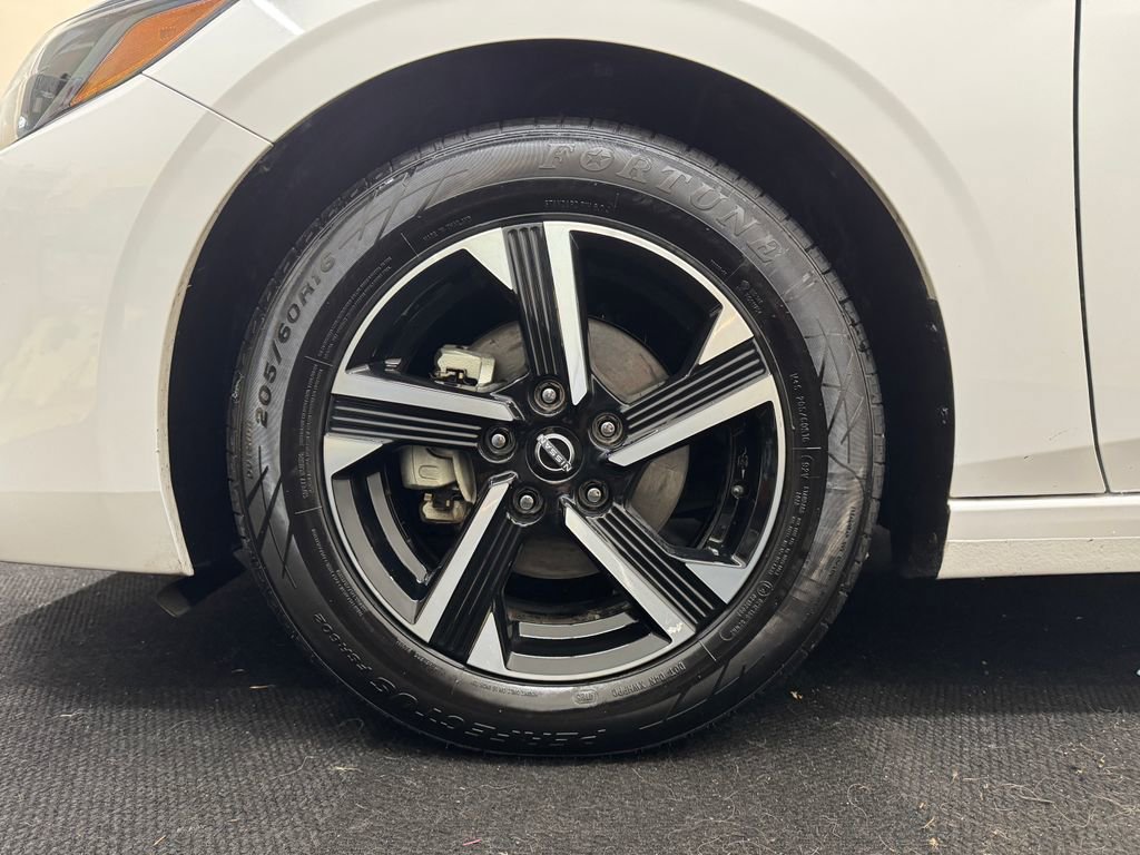 Used 2024 Nissan Sentra SV FWD image 12