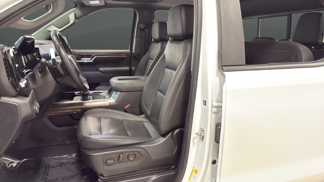Used 2022 Chevrolet Silverado 1500 LT Trail Boss w/ LT Trail Boss Premium Package AWD/4WD image 9
