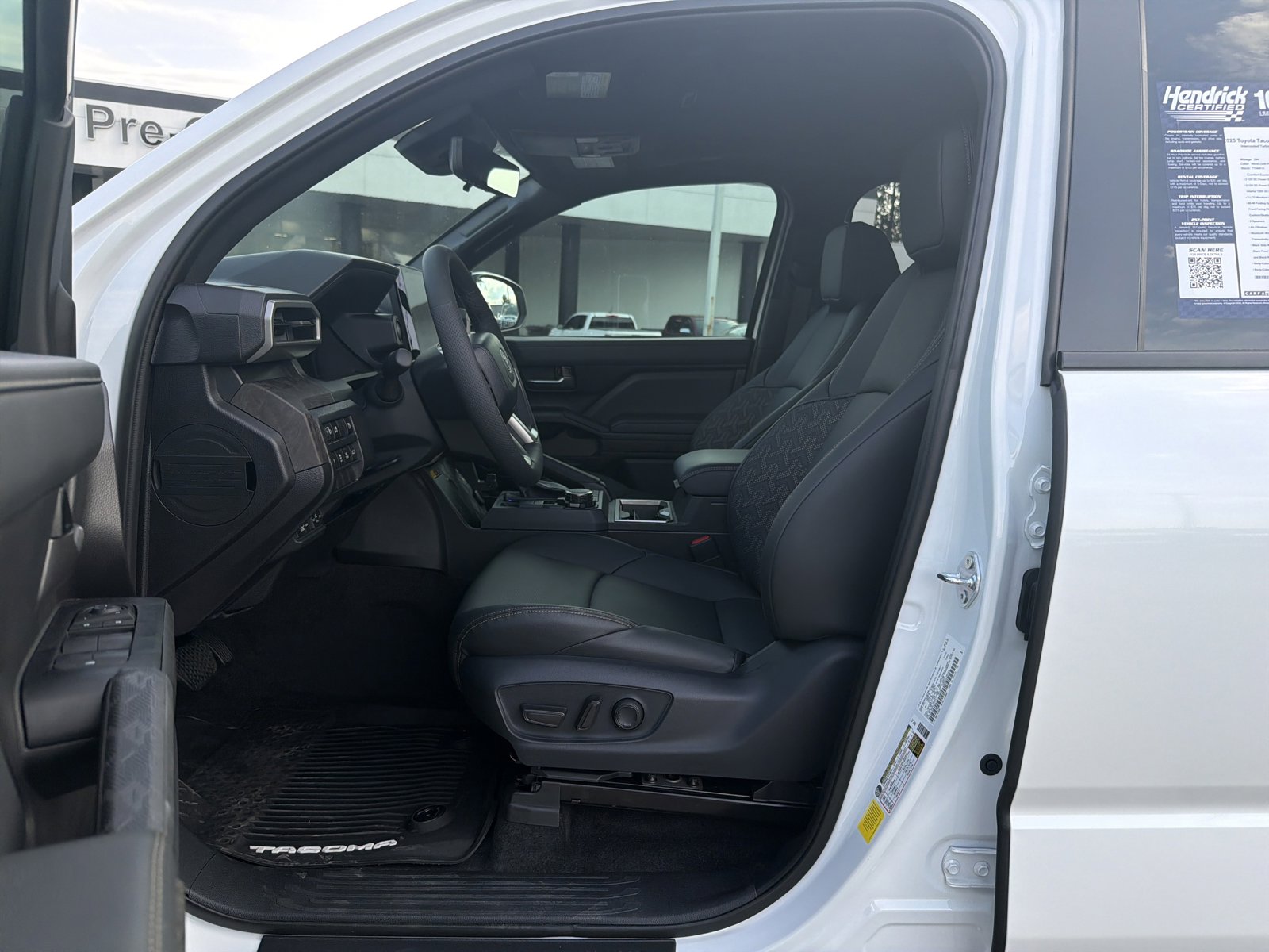 Used 2025 Toyota Tacoma Limited AWD/4WD image 14