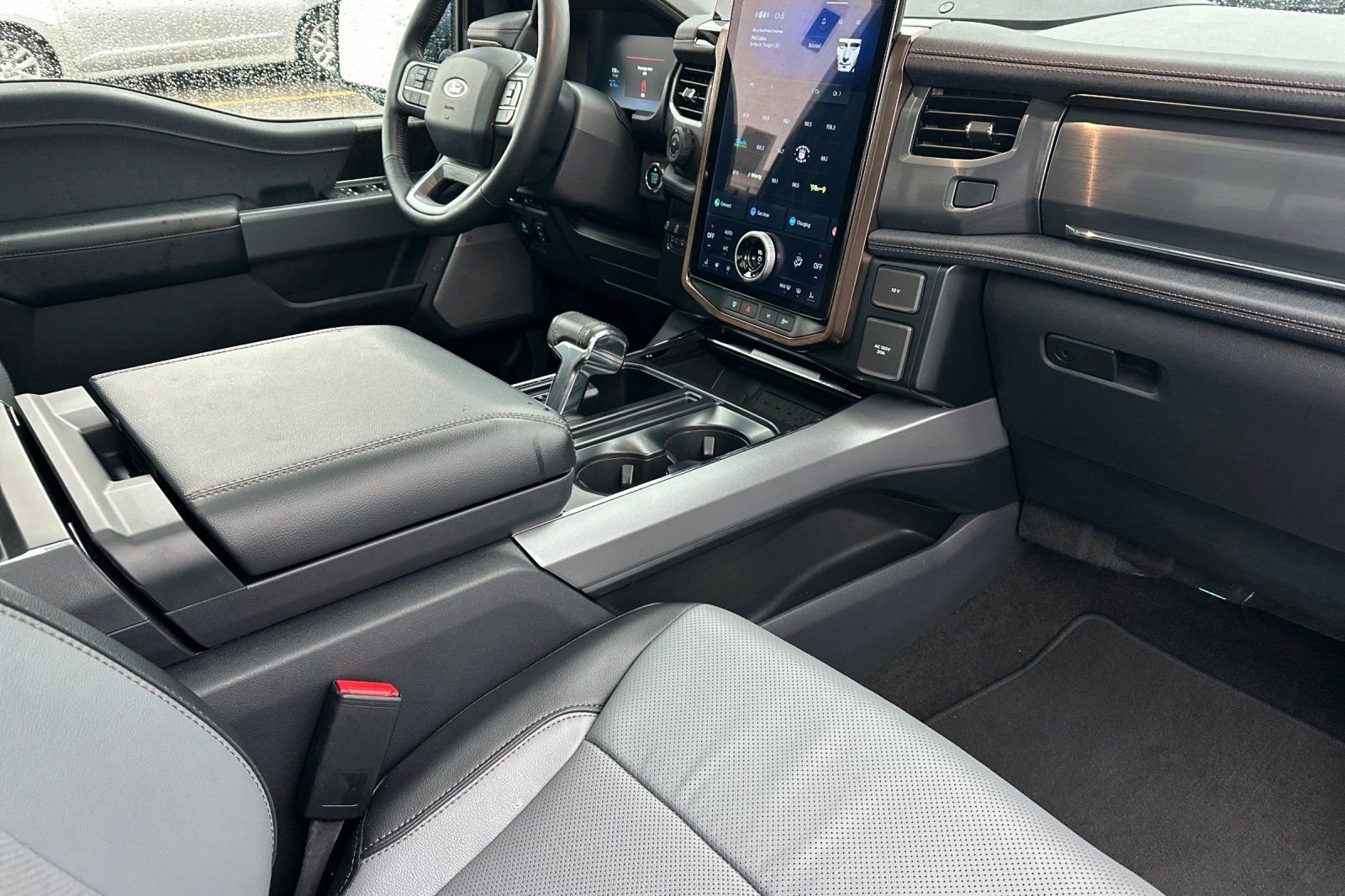 Used 2023 Ford F150 Lightning Lariat w/ Equipment Group 511A High image 16