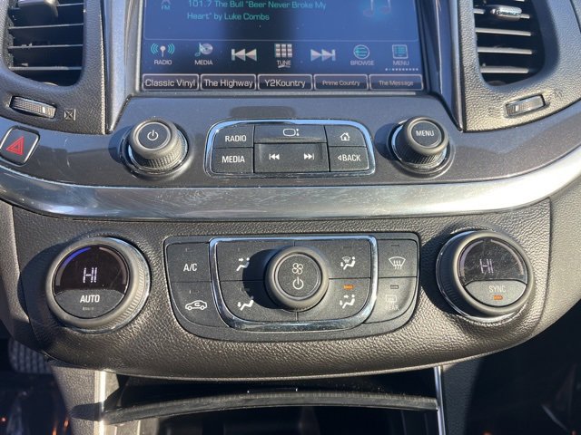 Used 2016 Chevrolet Impala LT w/ Convenience Package image 27