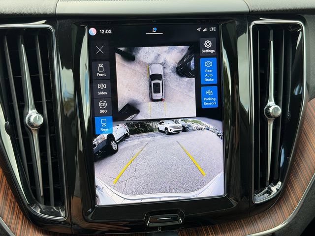 Used 2024 Volvo XC60 B5 Plus w/ Protection Package Premier AWD/4WD image 24