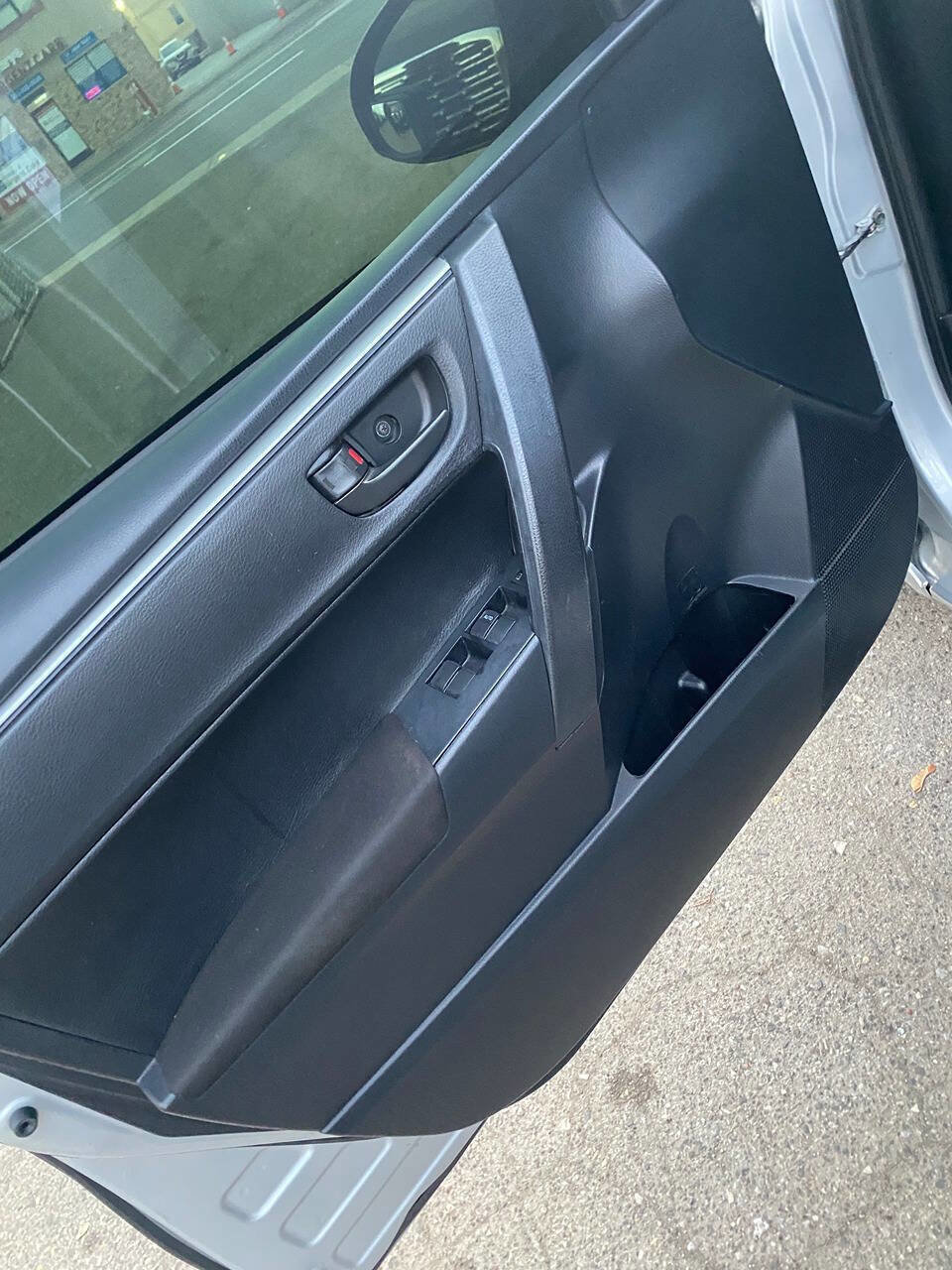 Used 2014 Toyota Corolla L FWD image 36