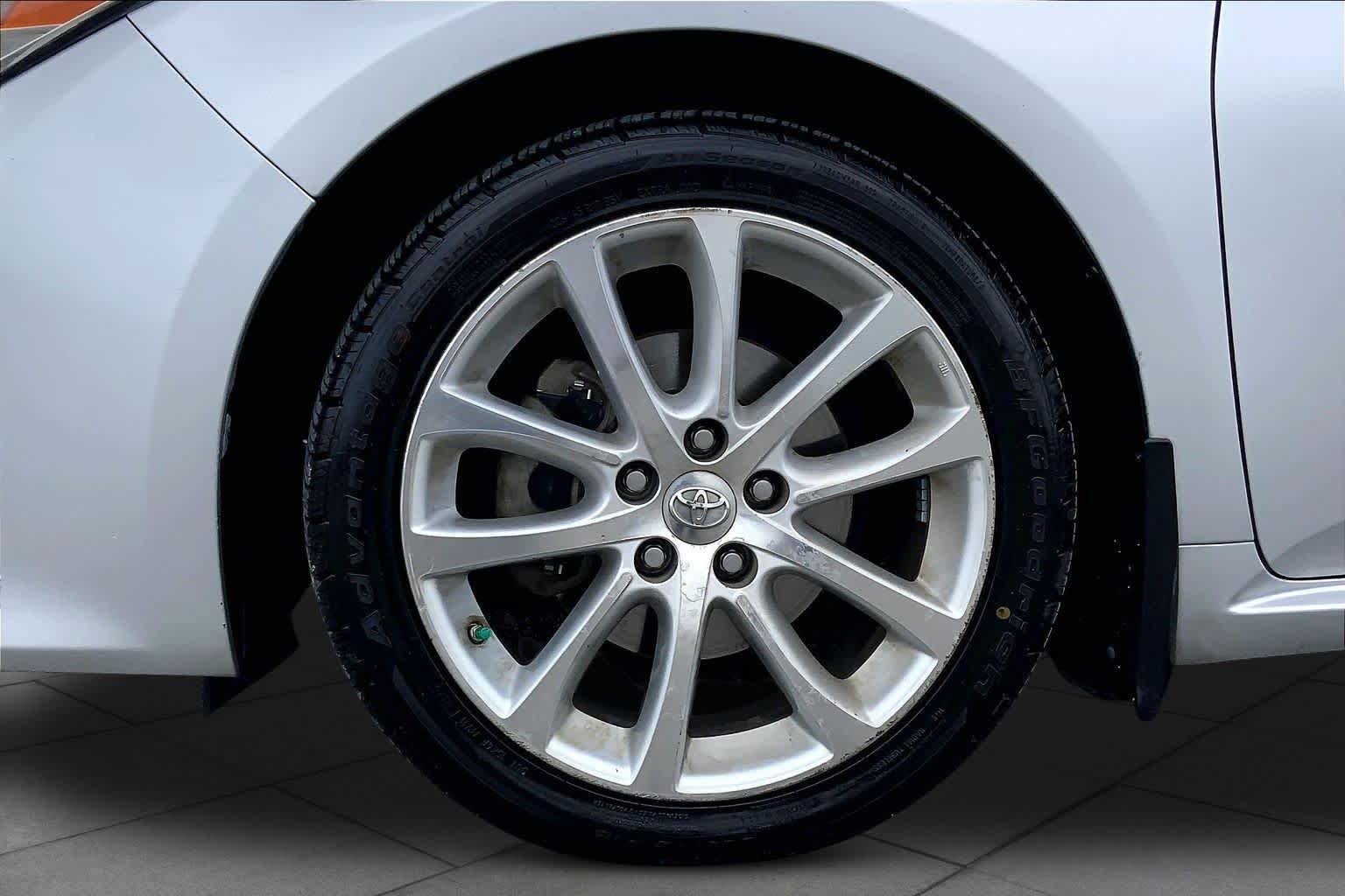Used 2013 Toyota Avalon XLE Touring image 11
