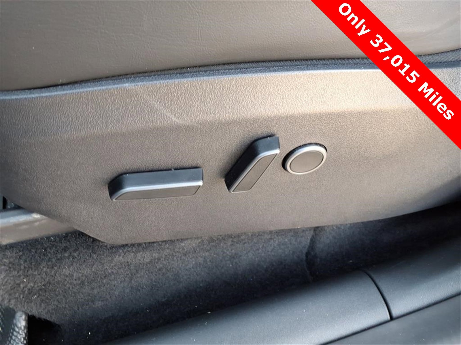 Used 2022 Tesla Model Y Long Range image 12