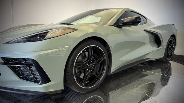 Used 2024 Chevrolet Corvette Stingray Premium Cpe w/ Z51 Performance Package RWD image 23