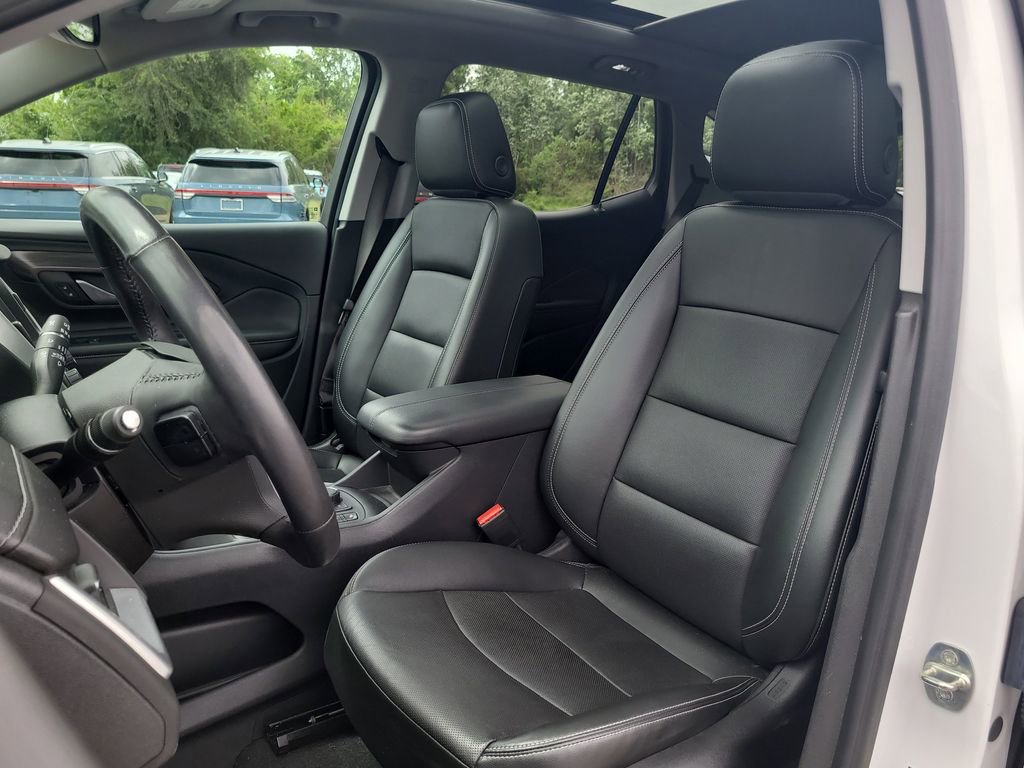 Used 2022 GMC Terrain SLT w/ Infotainment Package II image 18