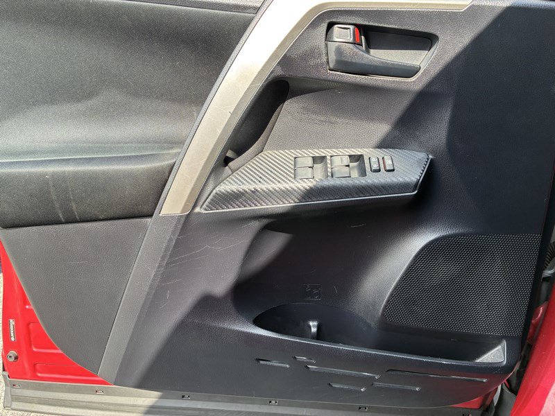 Used 2013 Toyota RAV4 XLE image 12