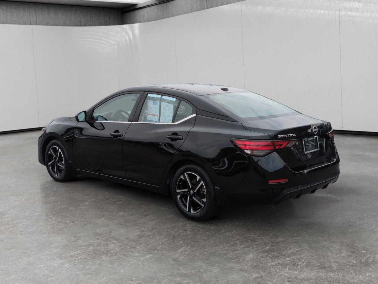 Used 2025 Nissan Sentra SV FWD image 5