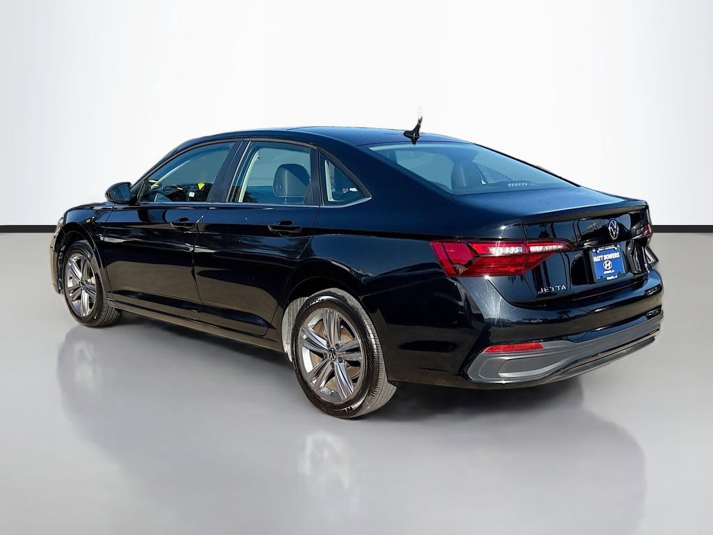 Used 2024 Volkswagen Jetta SE image 7