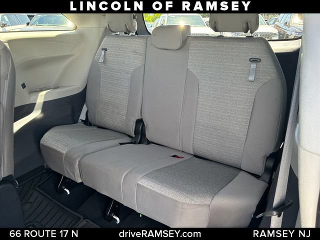 Used 2023 Toyota Sienna LE FWD image 21