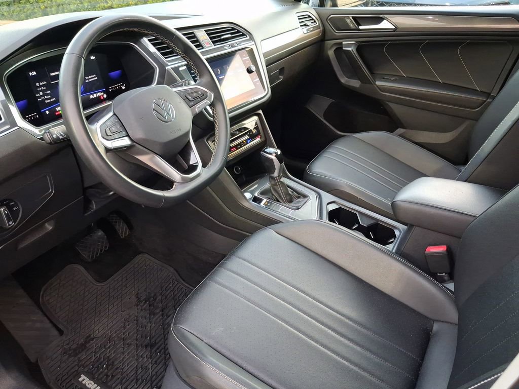 Certified 2023 Volkswagen Tiguan SE FWD image 13