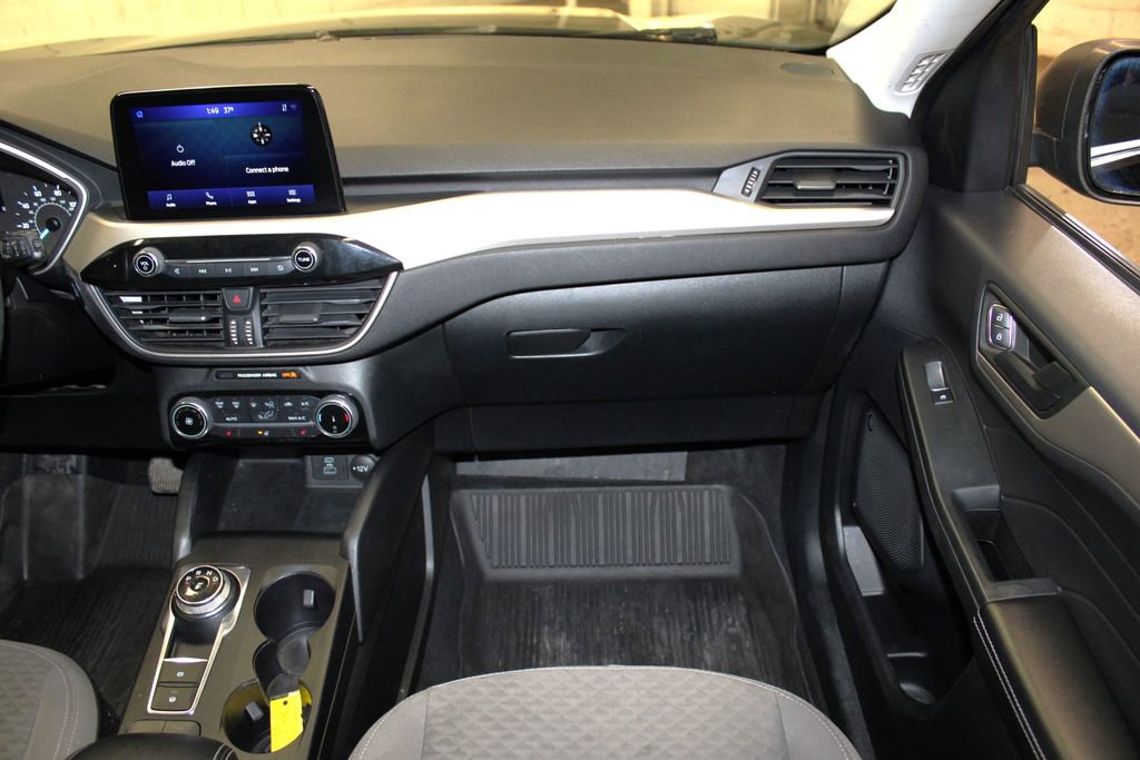 Used 2022 Ford Escape SE w/ Cold Weather Package image 28