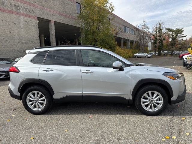 Used 2023 Toyota Corolla Cross LE image 17